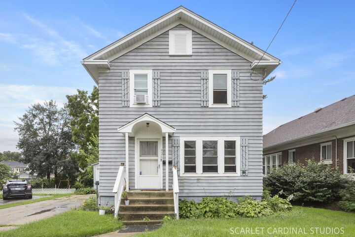 Property Photo: 926 W Galena Boulevard IL 60506