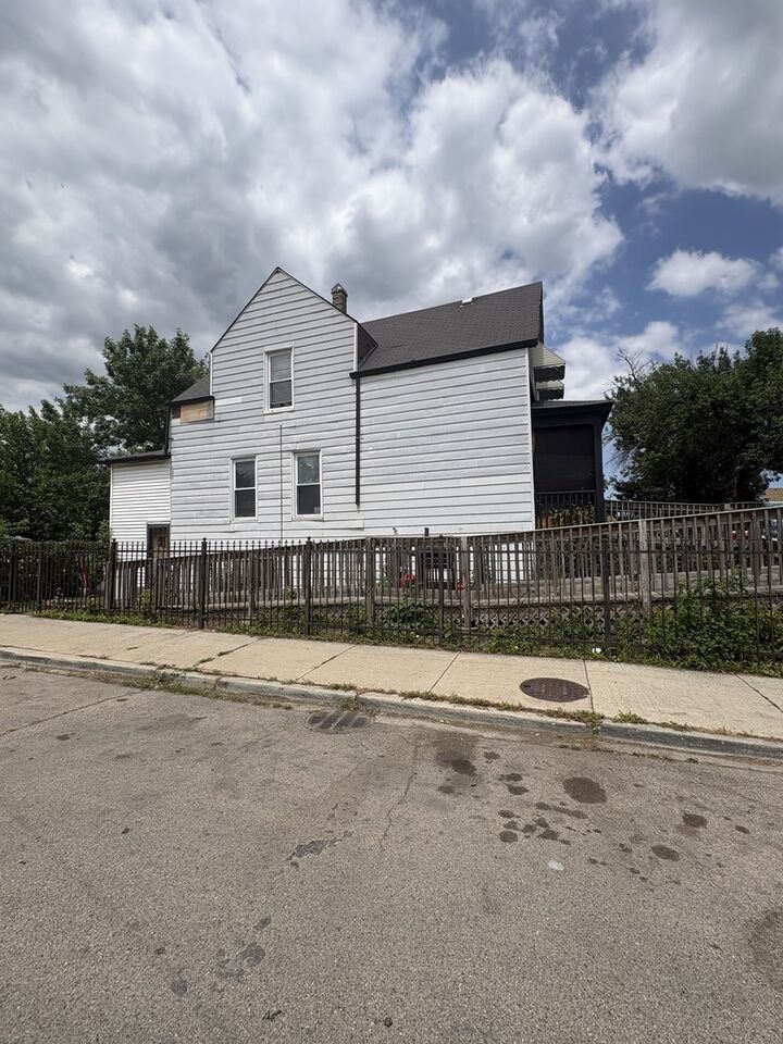 Property Photo:  7158 S May Street  IL 60621 
