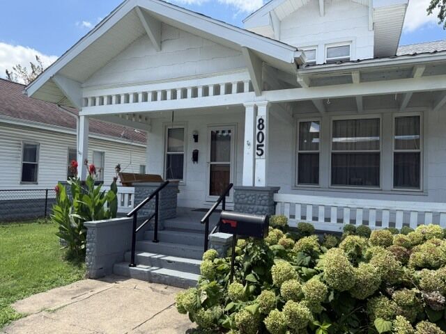 Property Photo:  805 S 14th Street  IL 62848 