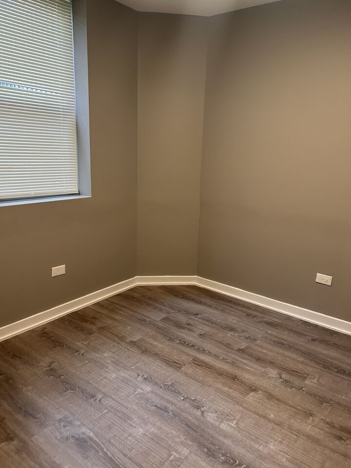 Property Photo: 7309 S East End Avenue 1E IL 60649