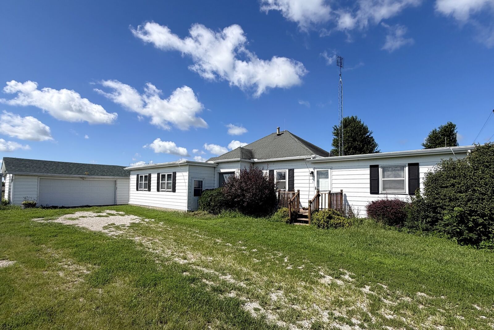 Property Photo: 82 N 23rd Road IL 61354