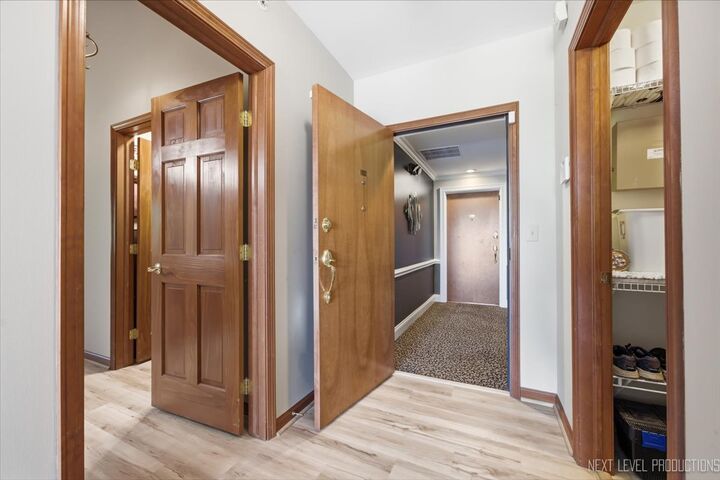 Property Photo:  100 N River Lane 401  IL 60134 