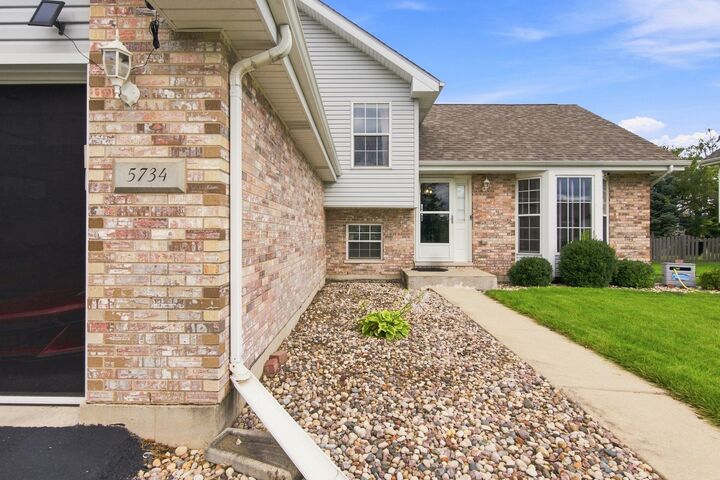 Property Photo: 5734 W Roosevelt Street IL 60449