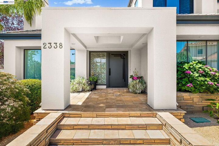 Property Photo:  2338 Victoria Ct  CA 94550 