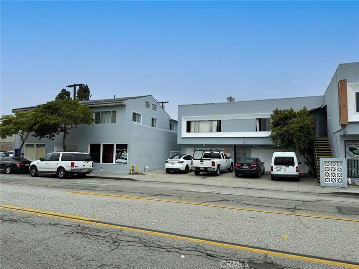 Property Photo:  139 W Arbor Vitae  CA 90301 