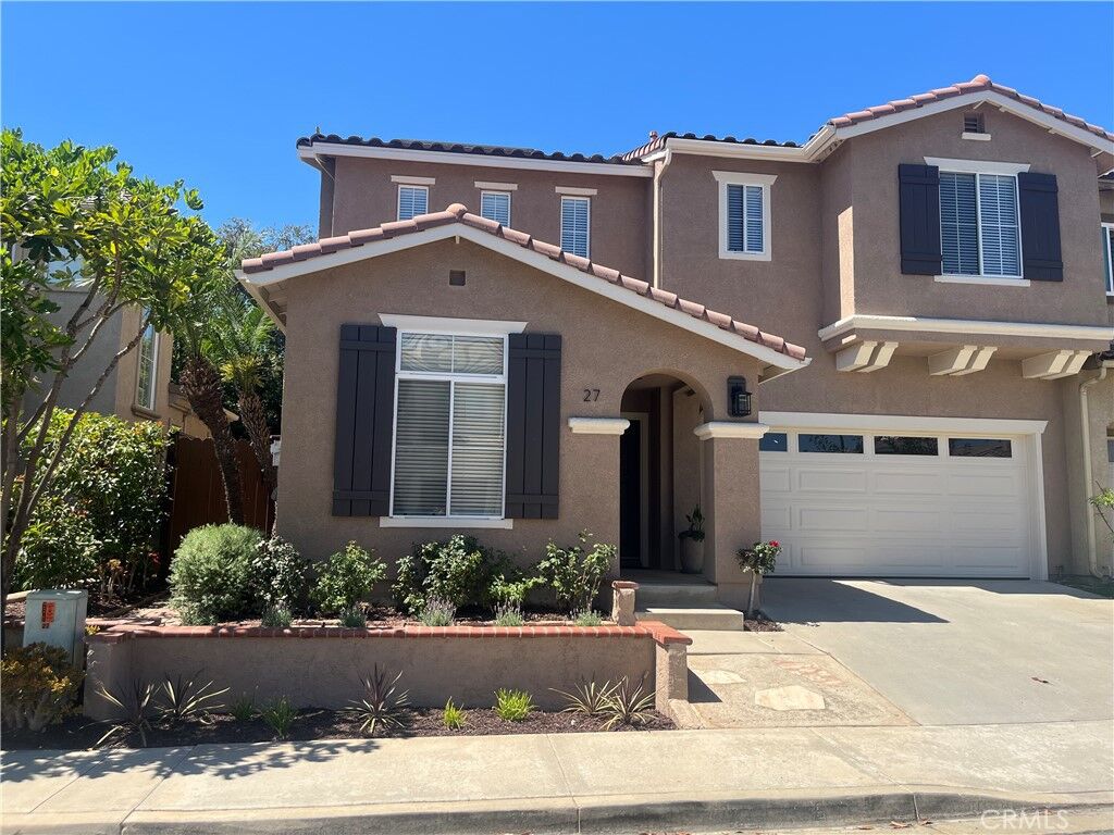 Property Photo: 27 Las Cruces CA 92688