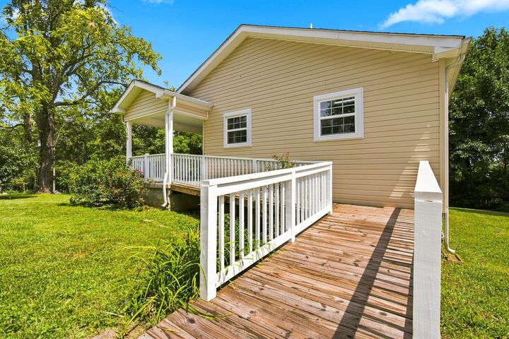 Property Photo:  150 Higdon Ln  TN 38574 