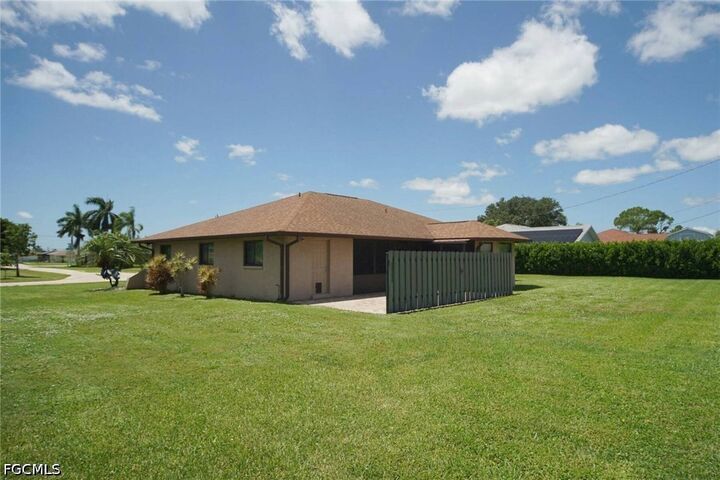 Property Photo: 1301 SE 26th Terrace FL 33904