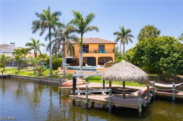 Property Photo: 5105 Rutland Court FL 33904