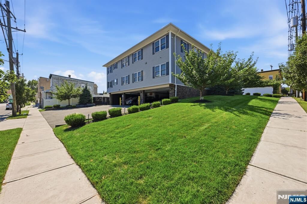 Property Photo:  55 Watchung Avenue 4  NJ 07109 