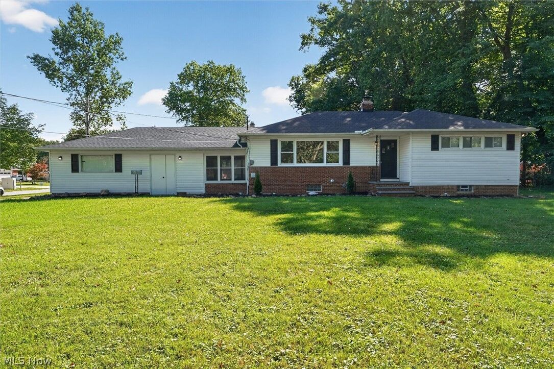 Property Photo: 4223 Canterbury Road OH 44070