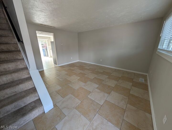 Property Photo:  2581 Shakespeare Lane  OH 44011 