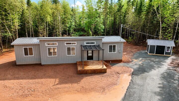 Photo de la propriété:  35 First Court  NS B6L 2G7 