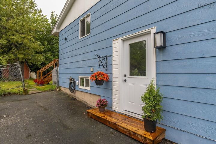 Property Photo:  25 Circassion Drive  NS B2W 4R2 
