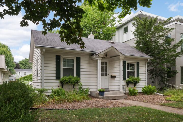 Property Photo: 2189 Scheffer Avenue MN 55116