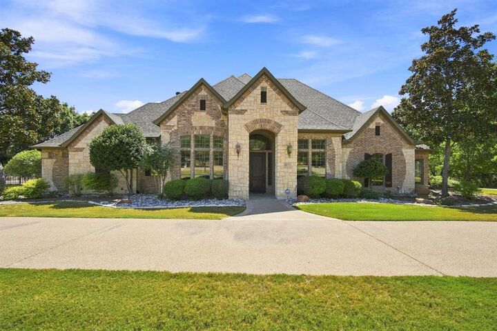 Photo de la propriété:  5040 Monroe Court  TX 76065 