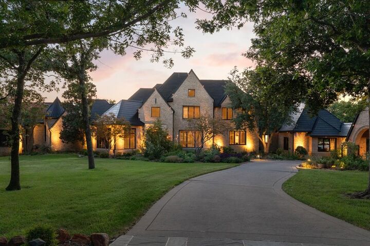 Property Photo:  2005 Bayshore Drive  TX 75022 