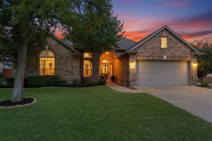 Property Photo: 5713 Kelly Court TX 76137