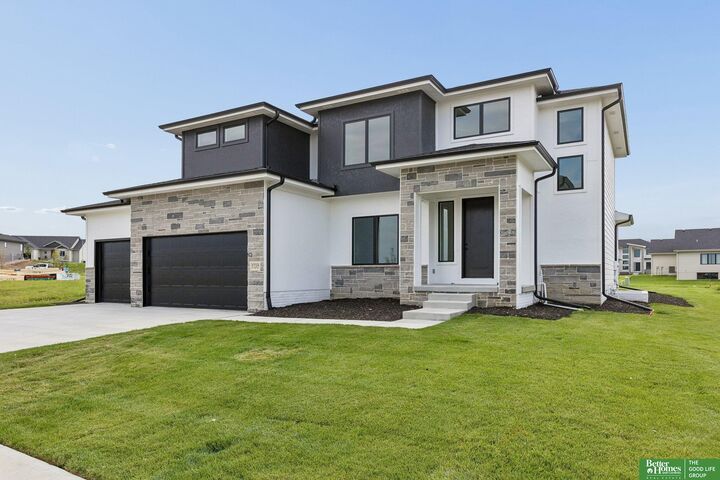 Property Photo:  5719 N 199th Street  NE 68022 