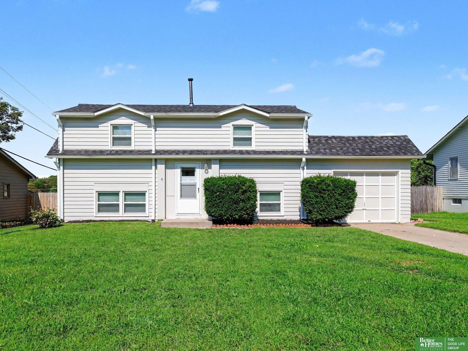 Property Photo: 603 Wilshire Drive NE 68005