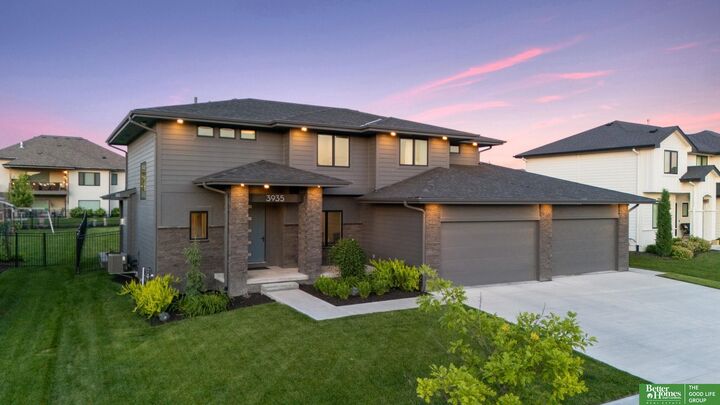 Property Photo:  3935 S 208 Street  NE 68022 
