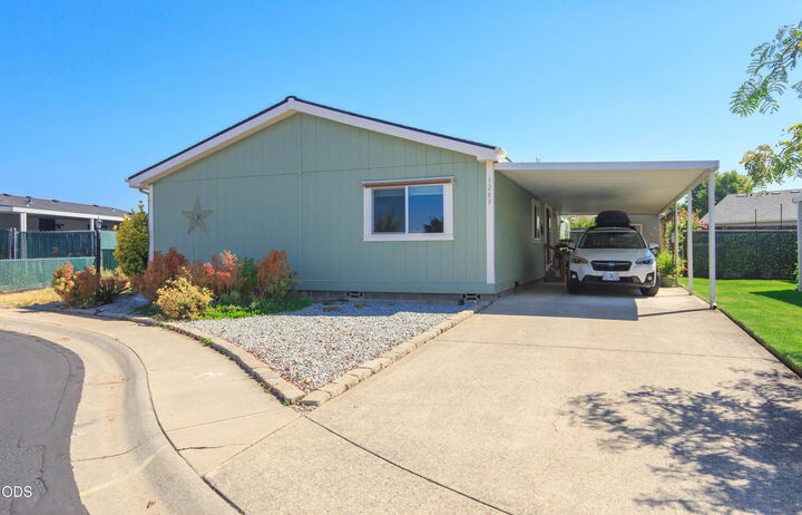 Property Photo:  1289 Nadia Way  OR 97502 