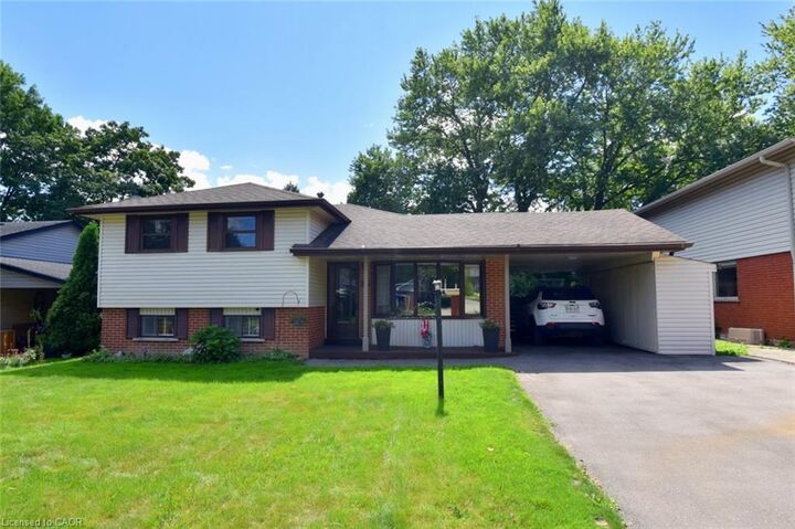 Property Photo: 23 Sherwood Rise ON L9H 4E9