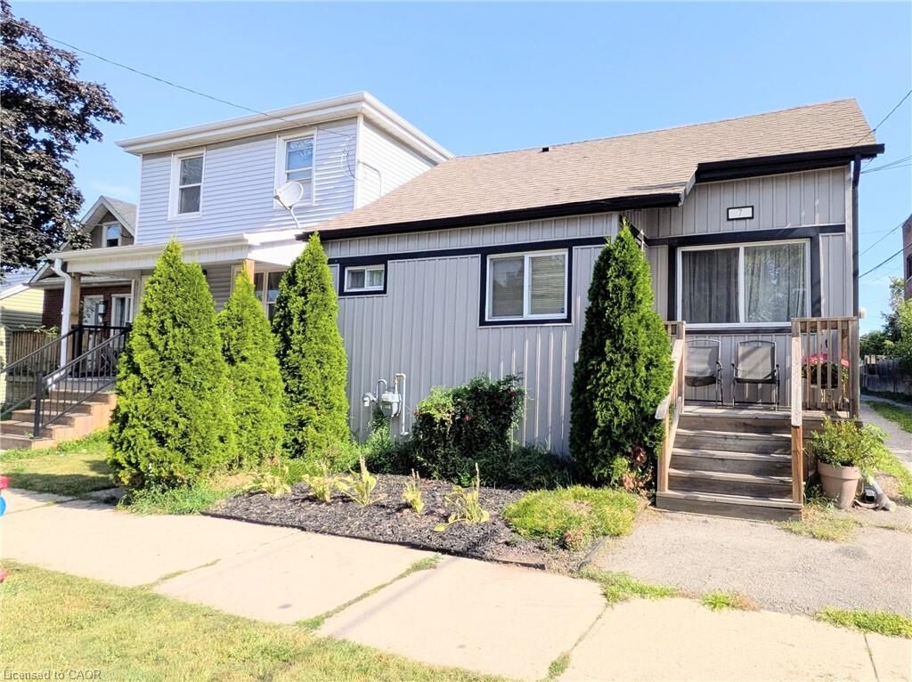 Property Photo: 7 Campbell Avenue ON L8L 2M7
