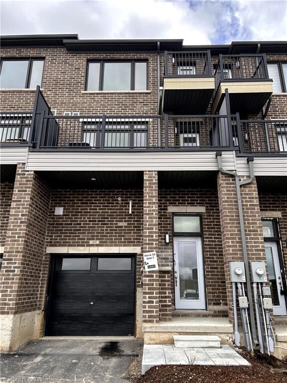 Property Photo:  585 Colborne Street 207  ON N3S 0K4 