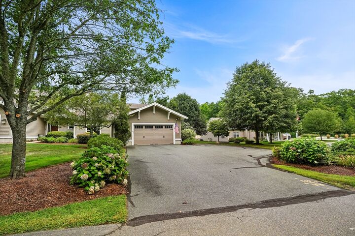 Property Photo:  3 Walden Way 3  MA 01757 