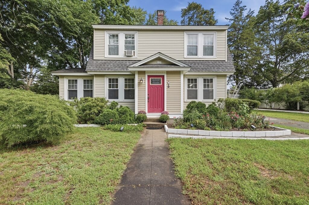 Property Photo:  101 Pleasant St  MA 01876 