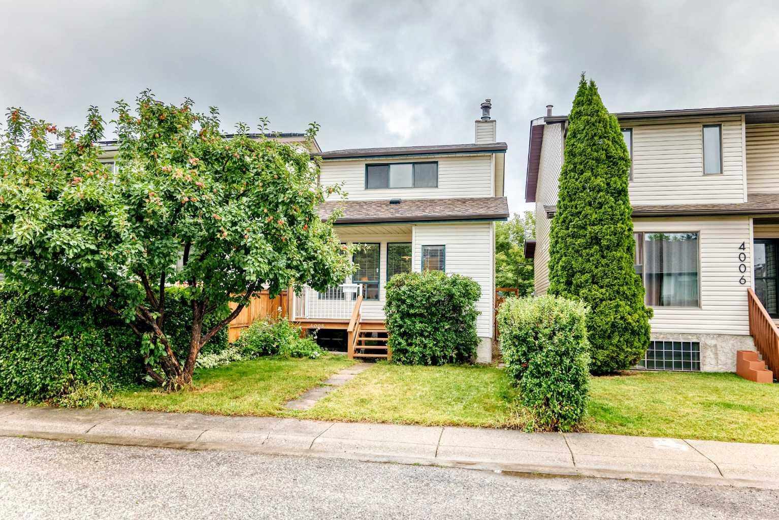 Property Photo:  4008 46 Street SW  AB T3E 6P3 