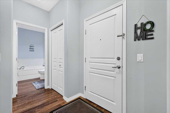 Property Photo:  1109 Lake Fraser Green SE 1109  AB T2J 7H6 