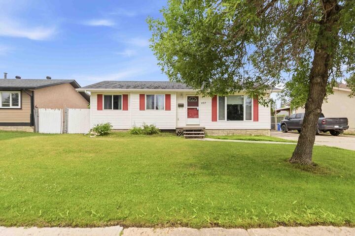 Property Photo: 157 Rogers Crescent AB T9H 2W7