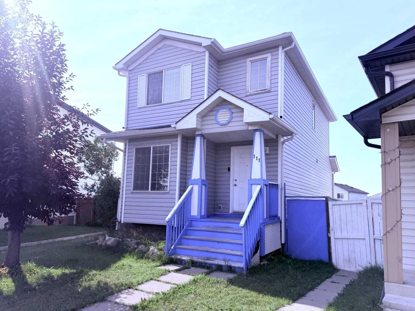 Property Photo:  111 Martin Crossing Grove NE  AB T3J 3M5 