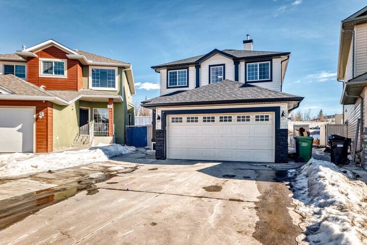 Property Photo:  16 Saddlecrest Park NE  AB T3J 5E7 
