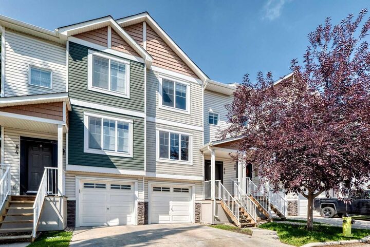 Property Photo:  86 Pantego Lane NW  AB T3K 0T1 