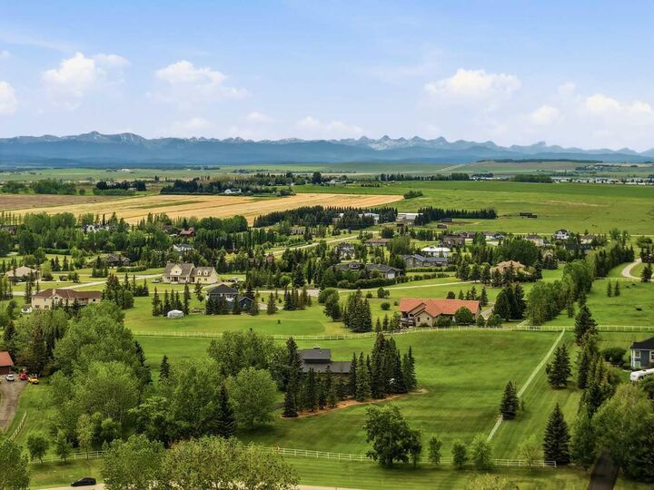 Property Photo: 39 Calling Horse Estates AB T3Z 1H4
