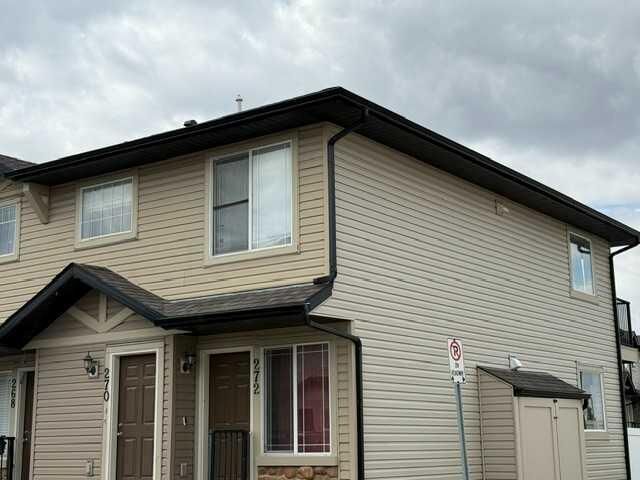 Property Photo:  270 Saddlebrook Point NE  AB T3J 0G5 