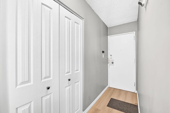 Property Photo:  1312 13 Avenue SW 501  AB T3E 0T3 