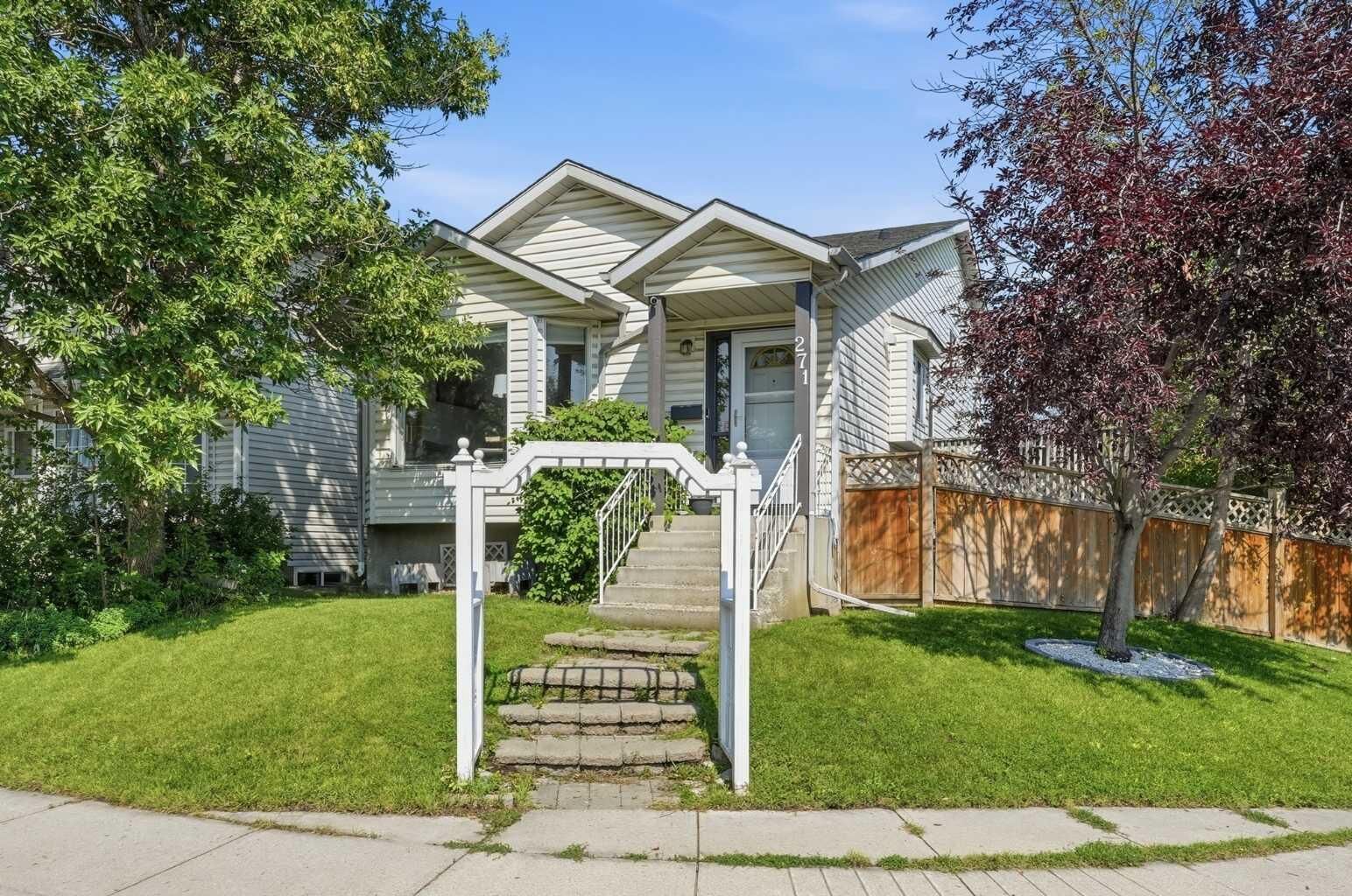 Property Photo:  271 Erin Meadow Close SE  AB T2B 3E4 
