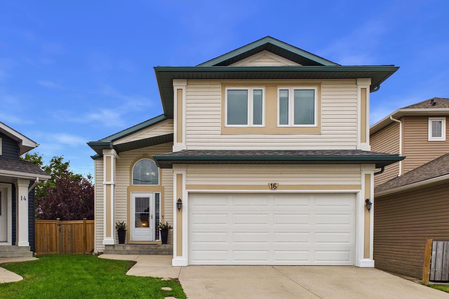 Property Photo: 16 Big Springs Mews SE AB T4A 1H3