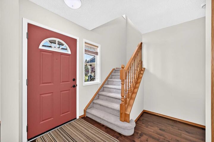 Property Photo: 43 Somerside Common SW AB T2Y 3M9