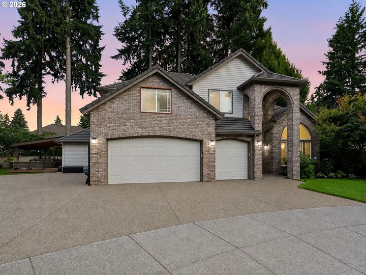 Property Photo:  14805 NE 13th Cir  WA 98684 