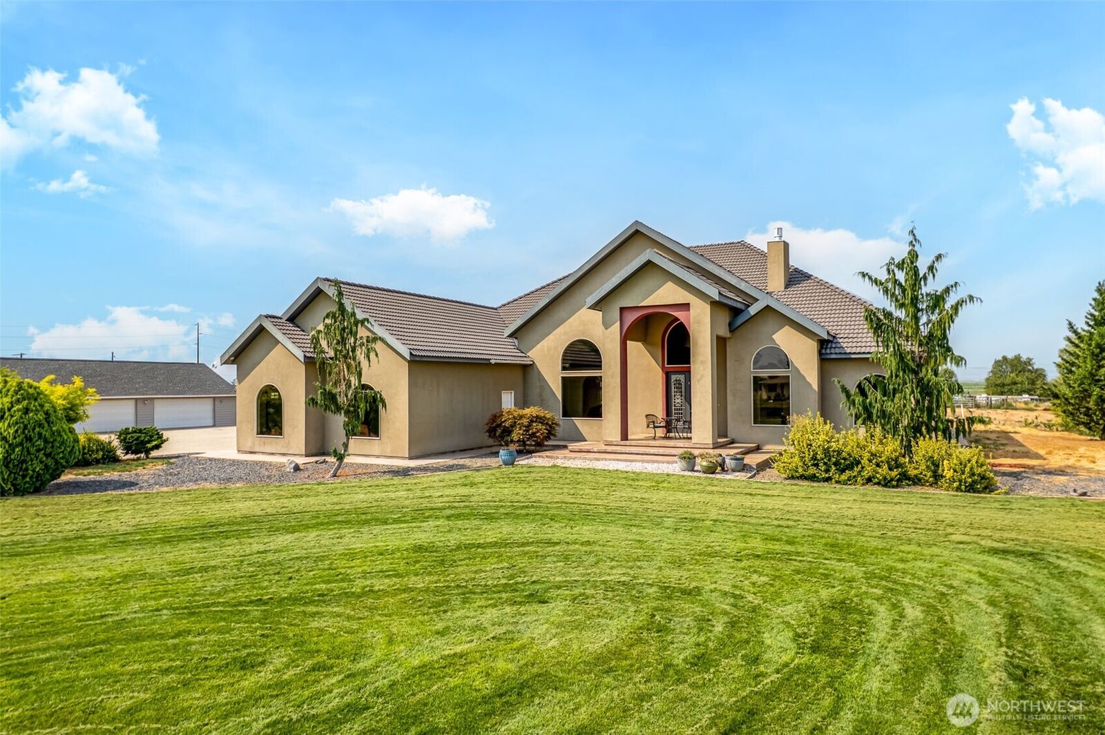 Property Photo: 17408 Road 5.2 NW WA 98848