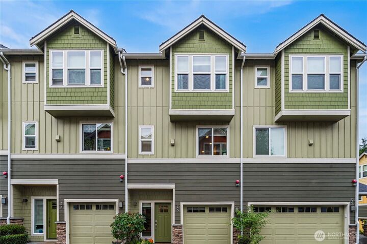 Property Photo: 23000 NE 8th Street E5 WA 98074