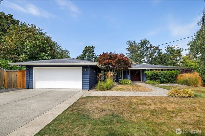 Property Photo: 9726 SE 40th Street WA 98040