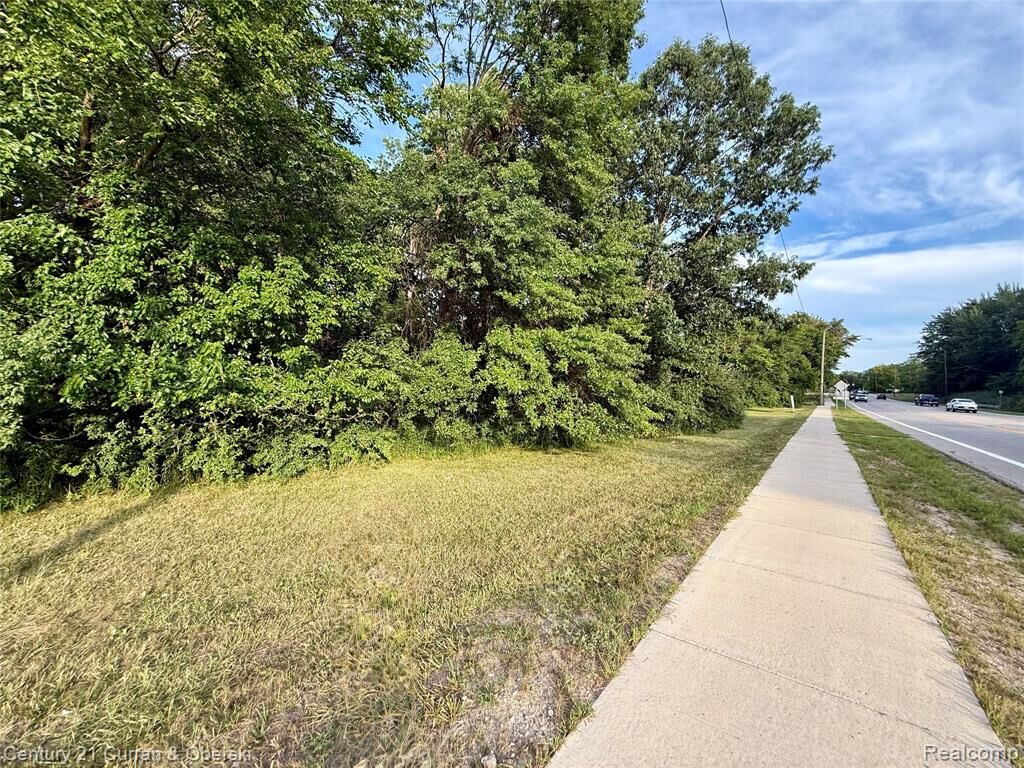 Property Photo:  01 Wayne Rd Wayne  MI 48174 
