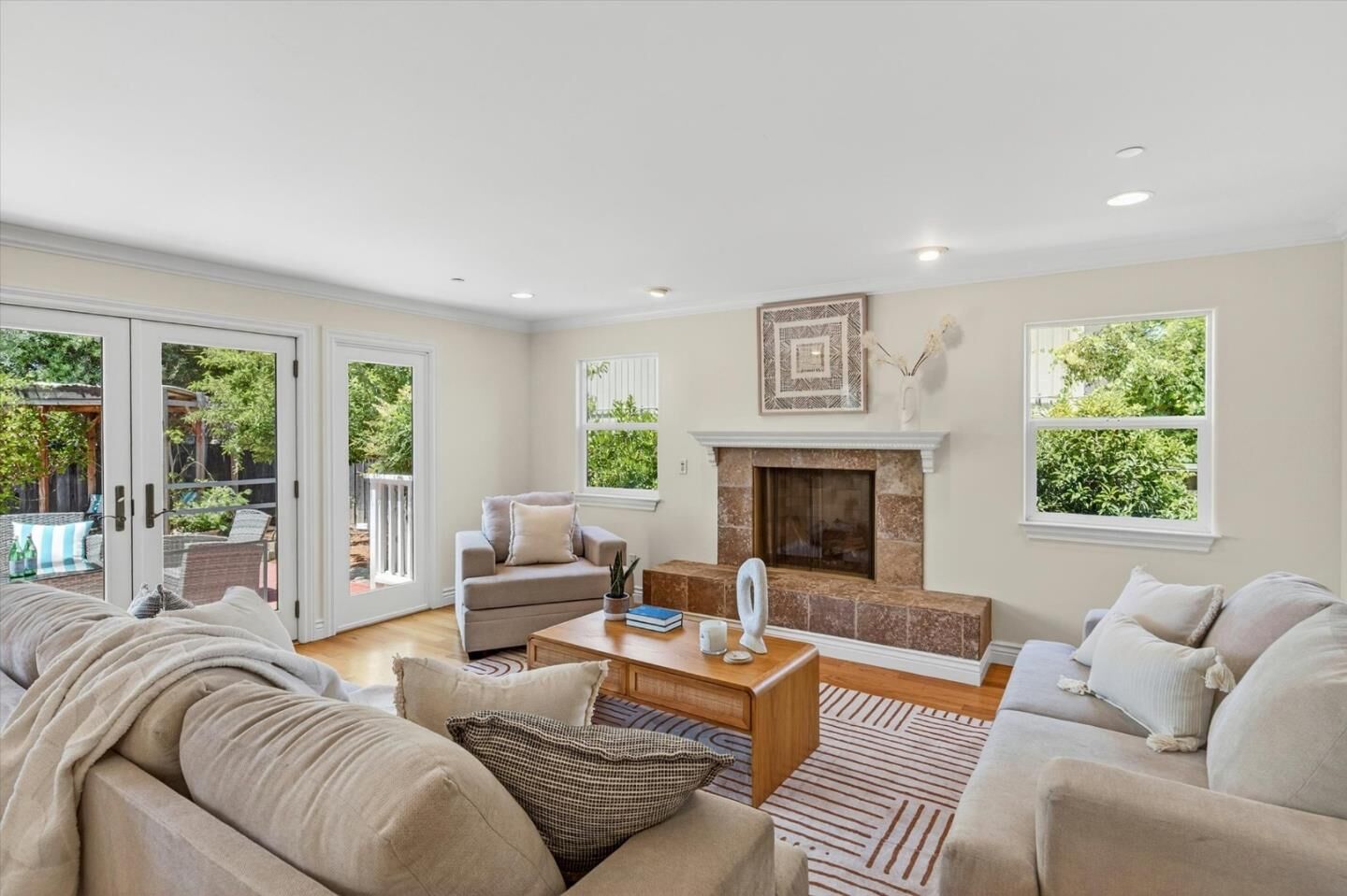 Property Photo: 1078 Boranda Avenue CA 94040