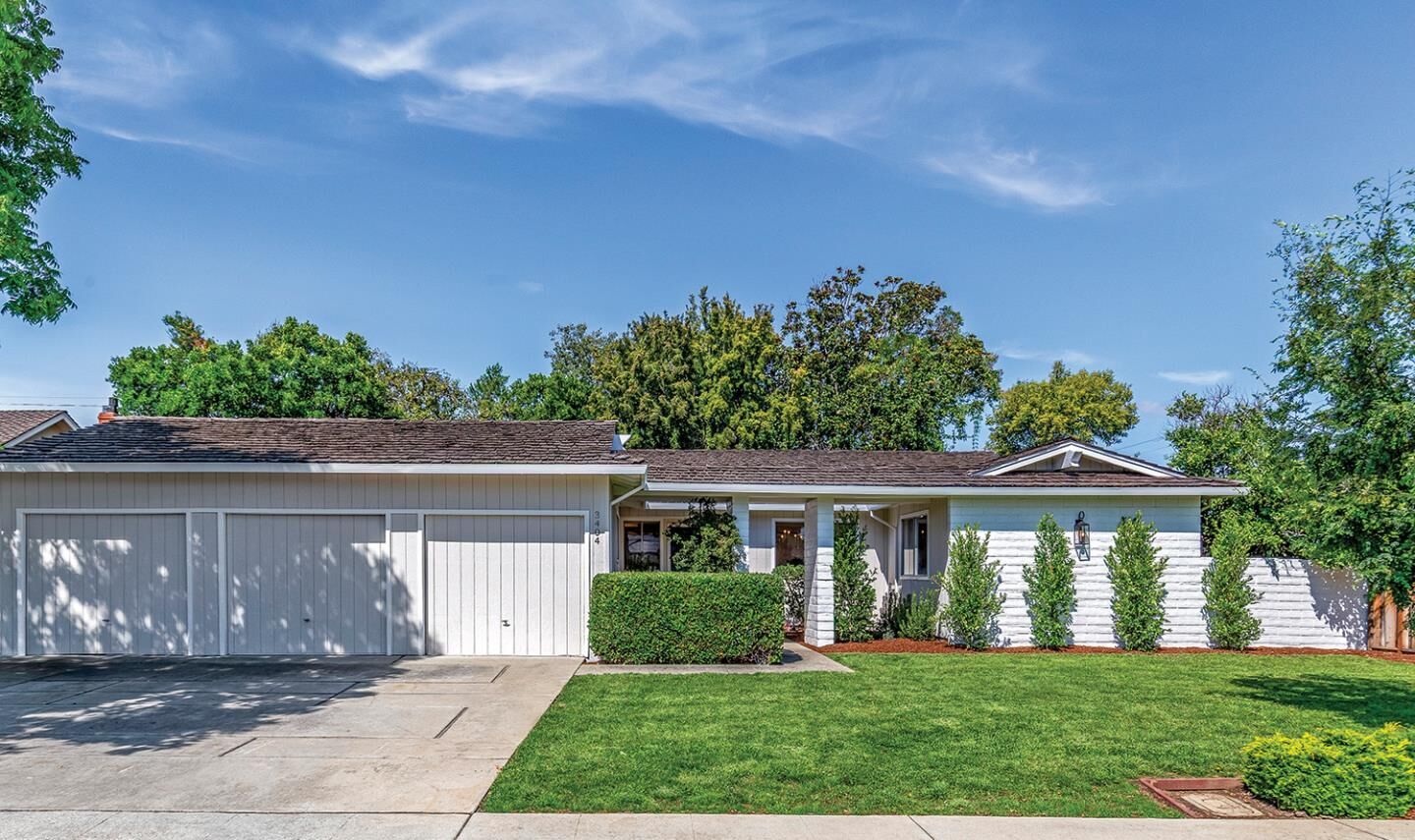 Property Photo: 3404 Ridgemont Drive CA 94040